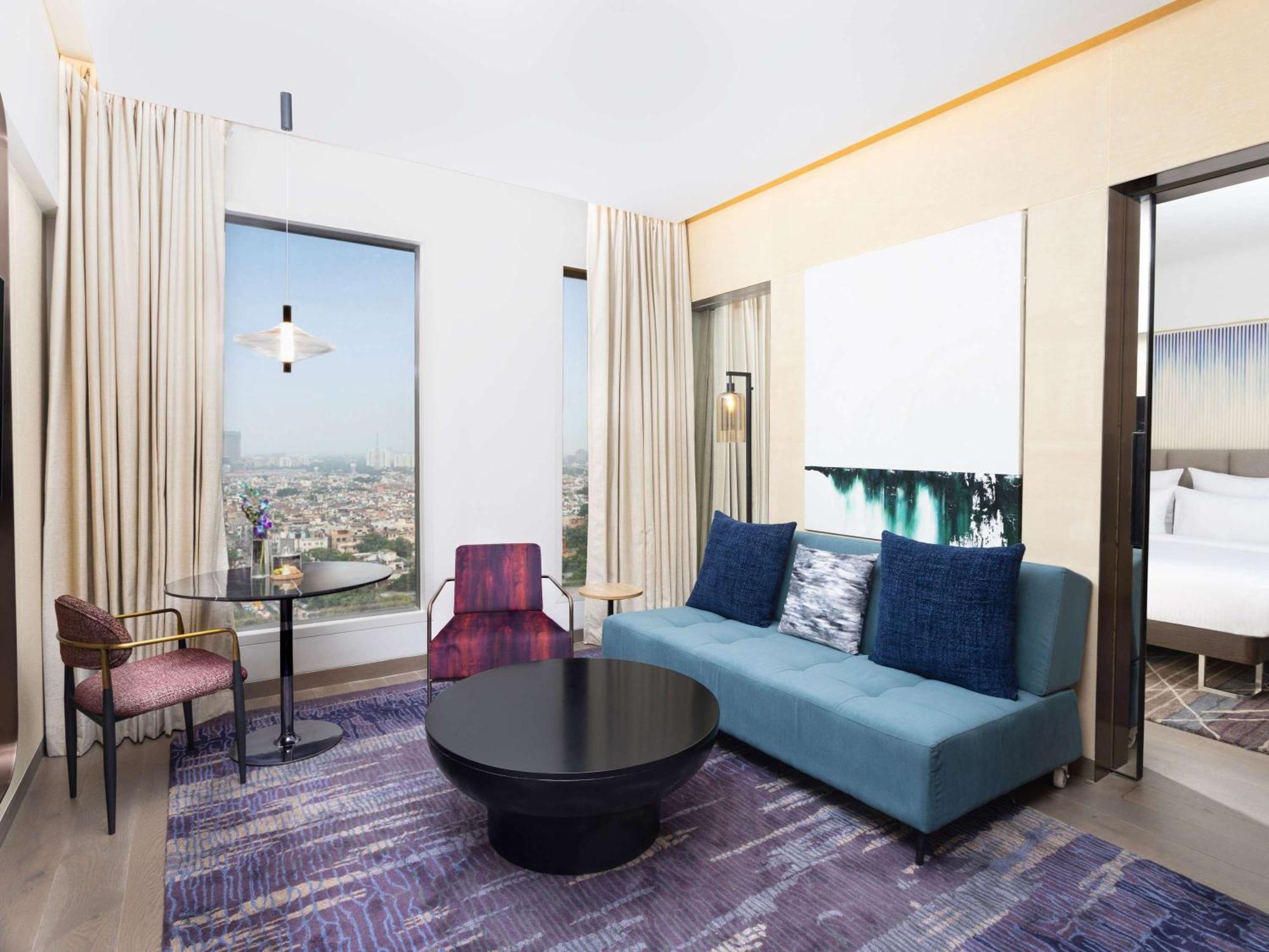 Novotel New Delhi City Centre Экстерьер фото