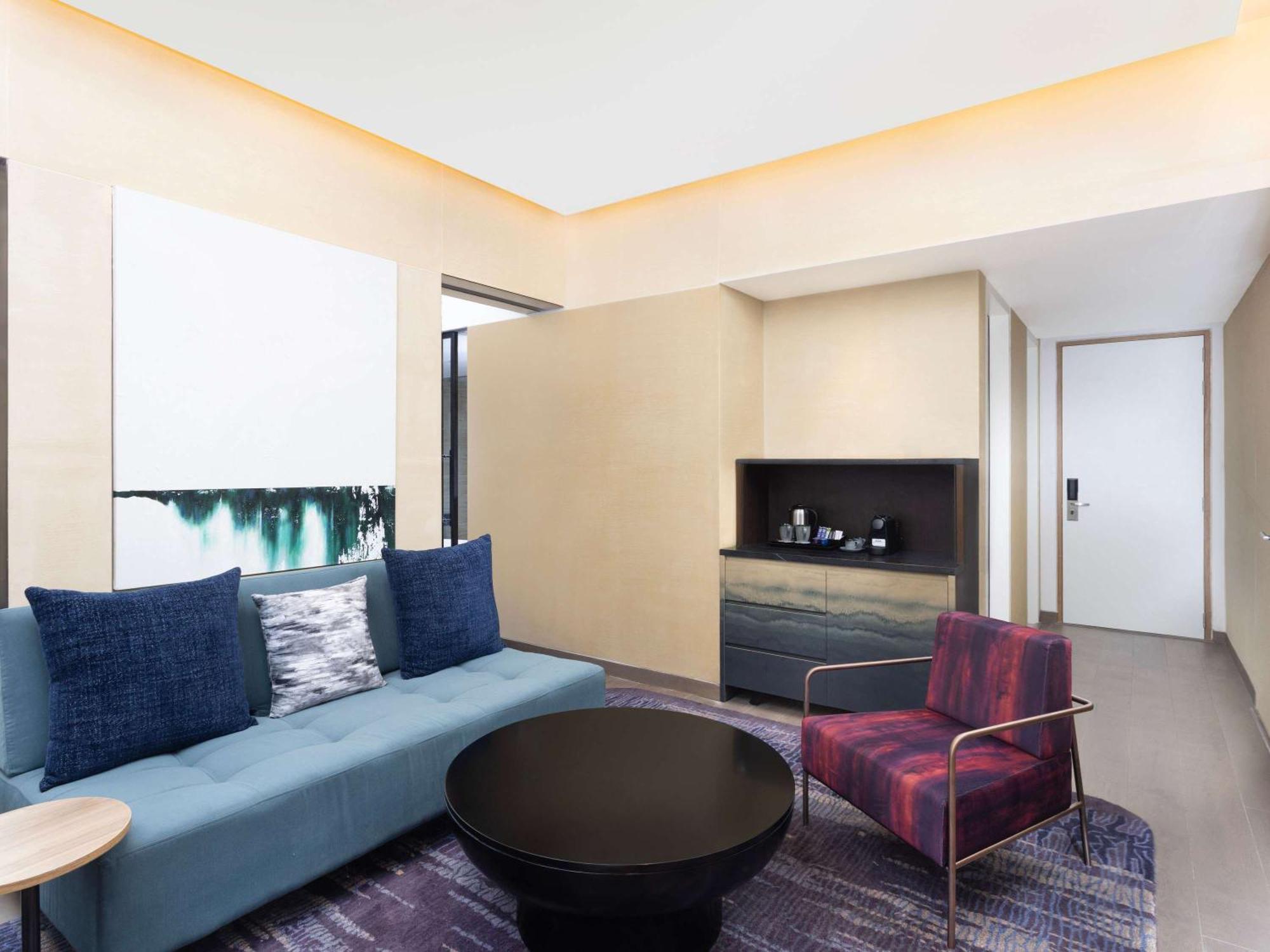 Novotel New Delhi City Centre Экстерьер фото