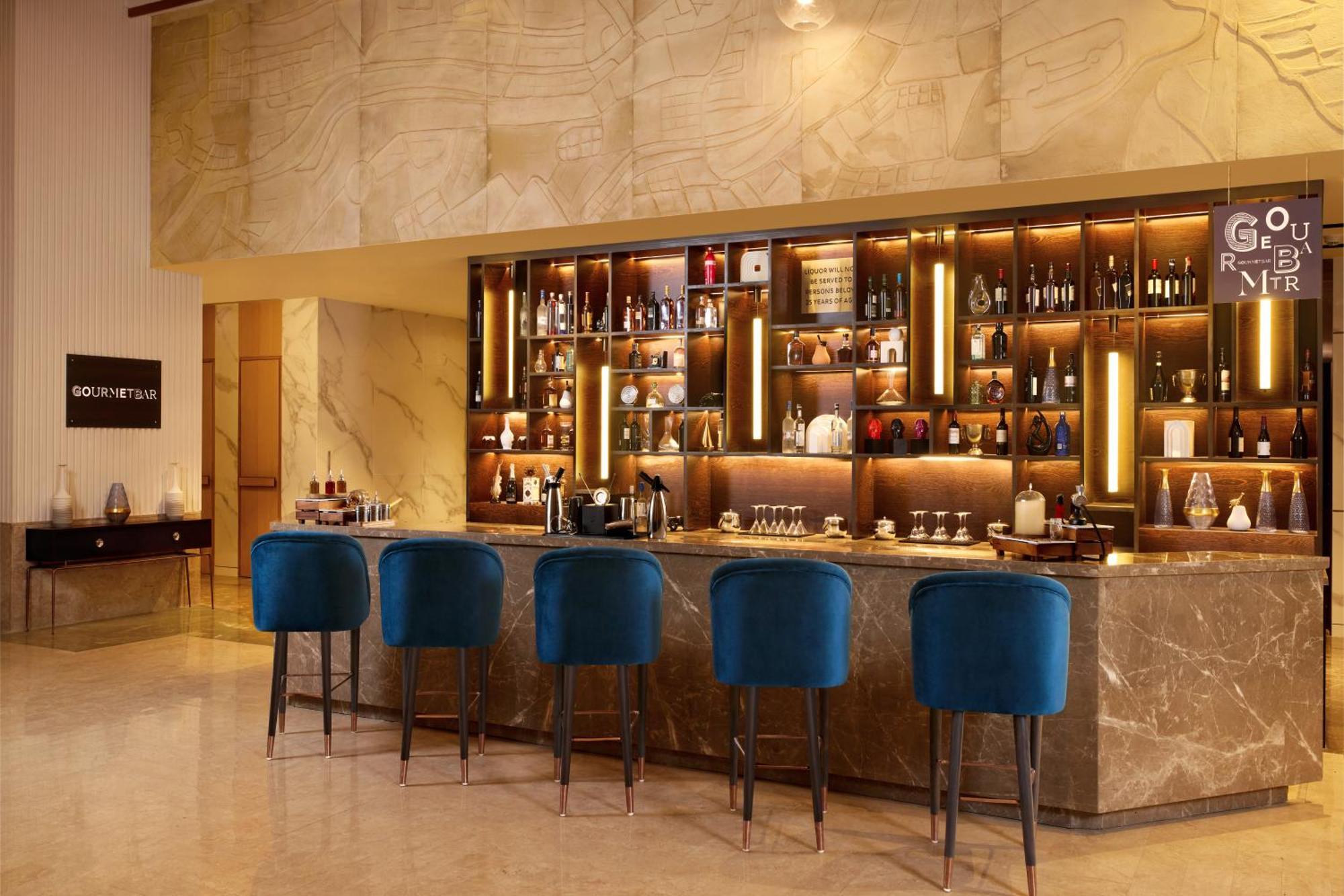 Novotel New Delhi City Centre Экстерьер фото