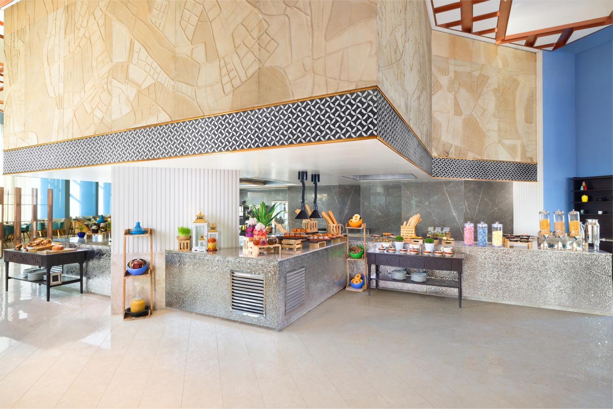 Novotel New Delhi City Centre Экстерьер фото